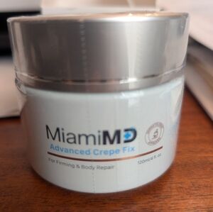 miami Advanced Crepe Fix Moisturizer - Silver and White
